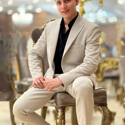متخصص
